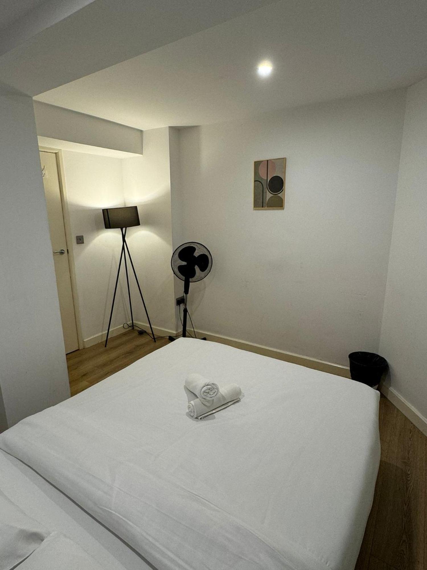 Cozy Two Bedroom Apartment Sleeps 6 Near Camden Market Hw10 Londen Buitenkant foto