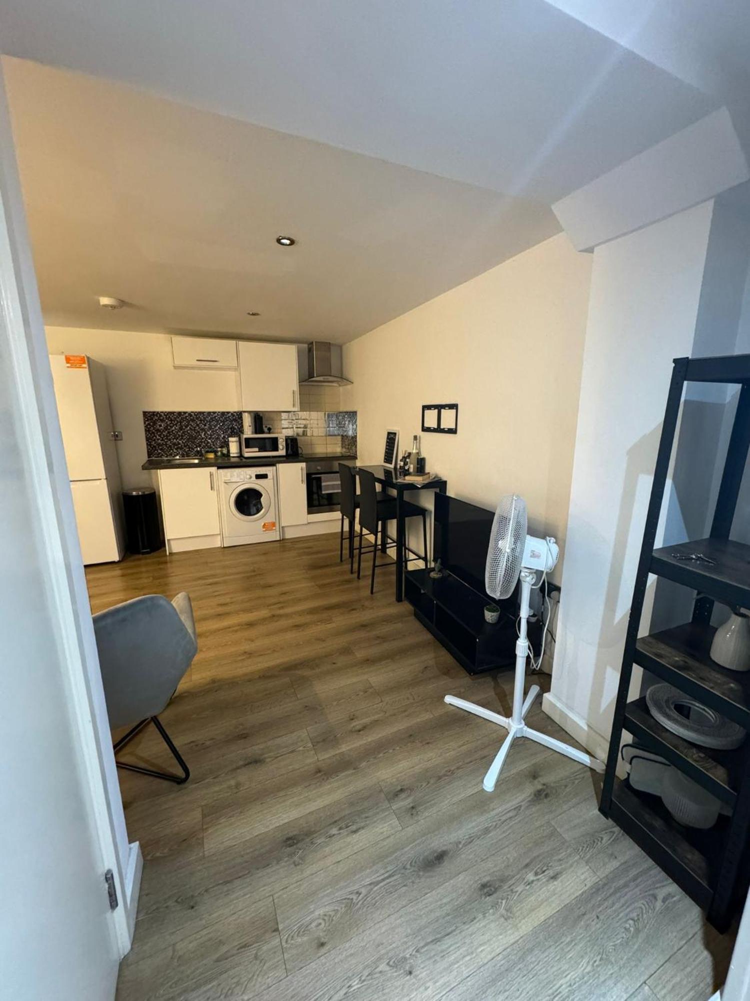 Cozy Two Bedroom Apartment Sleeps 6 Near Camden Market Hw10 Londen Buitenkant foto