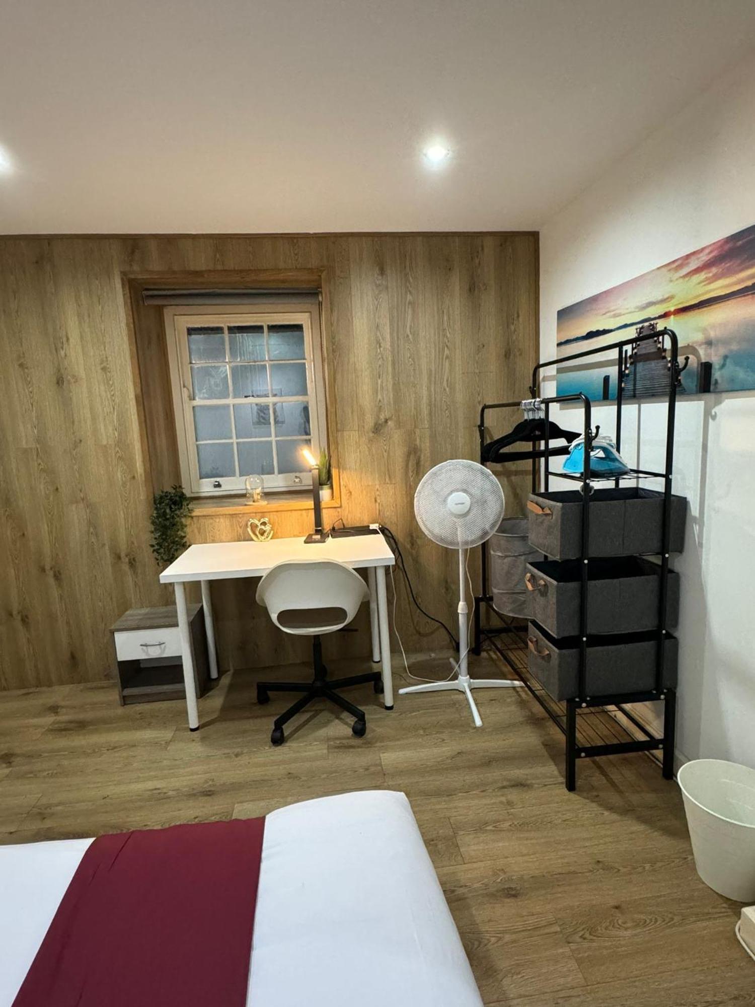 Cozy Two Bedroom Apartment Sleeps 6 Near Camden Market Hw10 Londen Buitenkant foto
