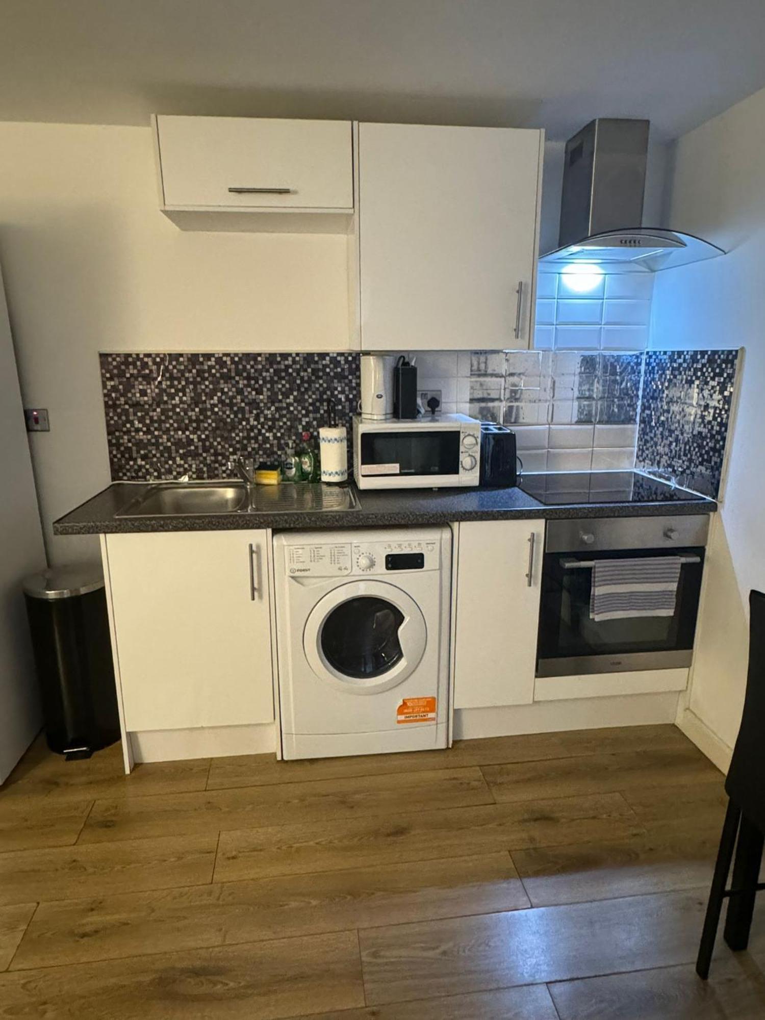 Cozy Two Bedroom Apartment Sleeps 6 Near Camden Market Hw10 Londen Buitenkant foto