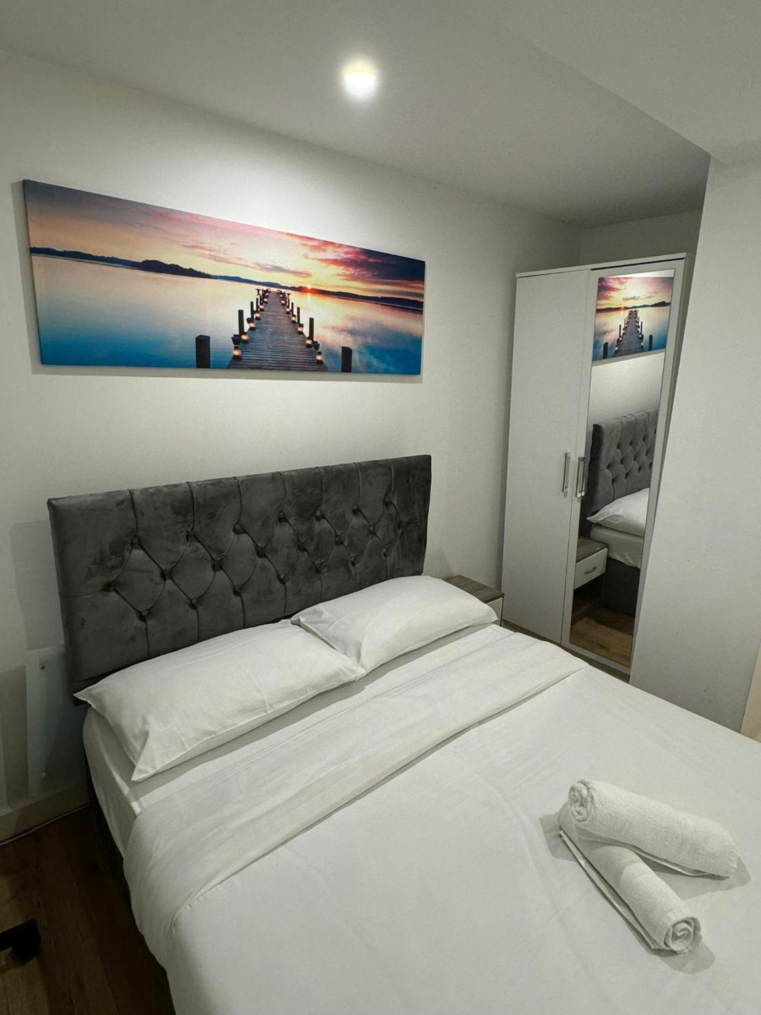 Cozy Two Bedroom Apartment Sleeps 6 Near Camden Market Hw10 Londen Buitenkant foto